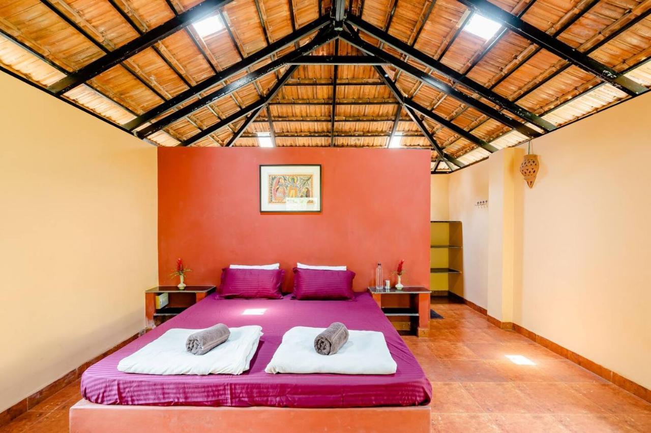 Farm stay Dudhsagar Plantation Cormonem